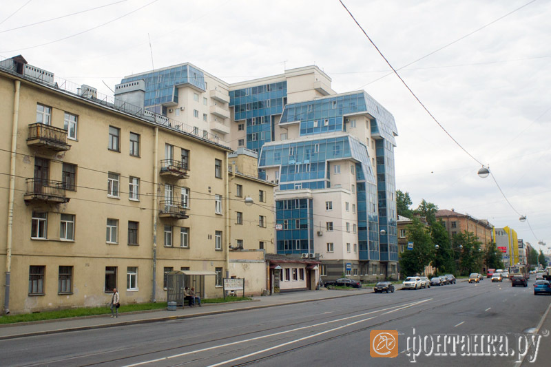 вид с угла улицы Трефолева и проспекта Стачек